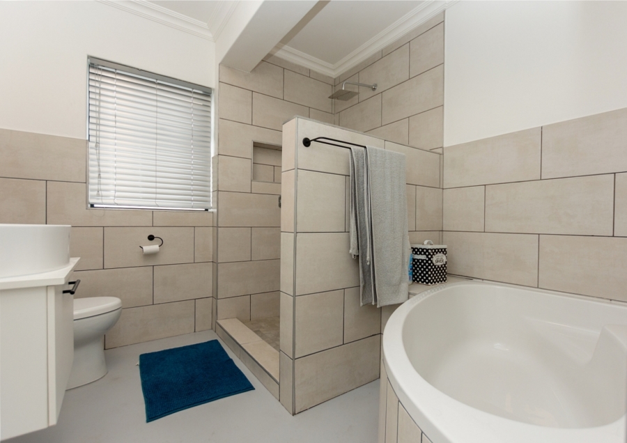 3 Bedroom Property for Sale in Britannia Bay Western Cape